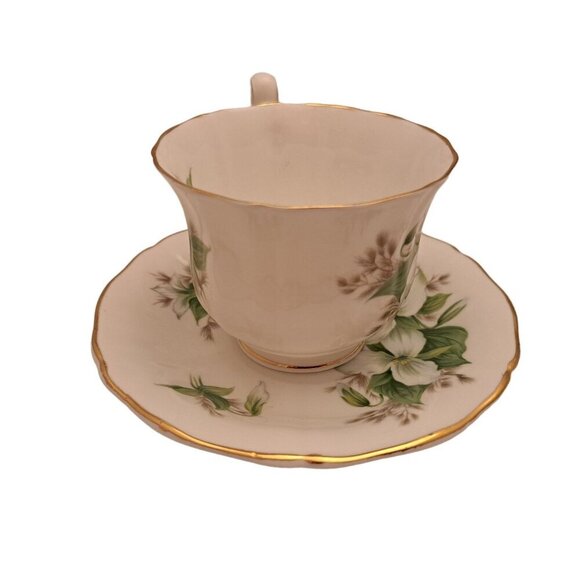 Royal Adderley Trillium Canadian Provincial Flowers Tea Cup and Saucer - Picture 7 of 11